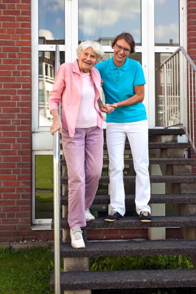 How To Pay For Nursing Home Expenses & Costs In Arizona